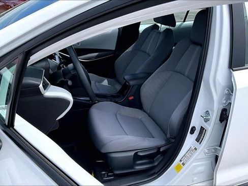 Used 2025 Toyota Corolla SE image 18