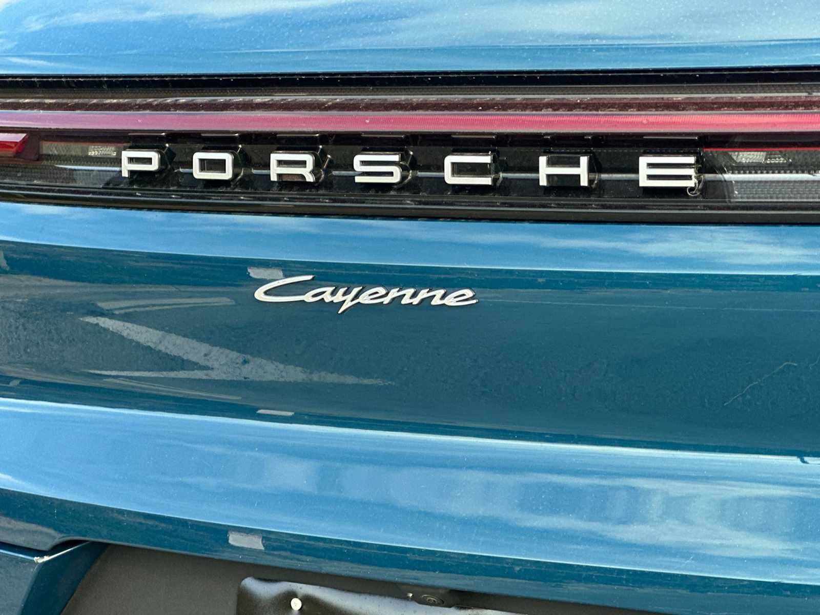 Certified 2025 Porsche Cayenne E-Hybrid AWD/4WD image 29