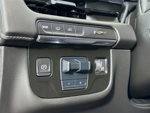 Used 2024 Cadillac Escalade V AWD/4WD image 7
