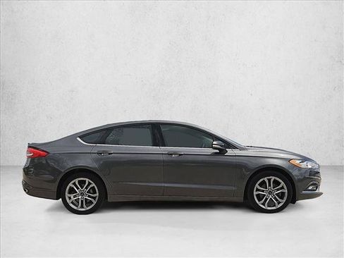 Used 2017 Ford Fusion SE w/ Equipment Group 201A AWD/4WD image 4