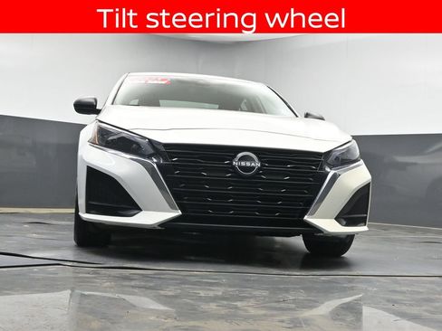 Used 2025 Nissan Altima 2.5 SV image 34