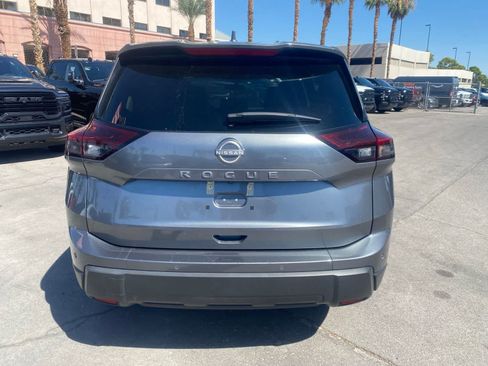 Used 2025 Nissan Rogue SV FWD image 8