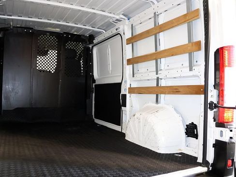 Used 2025 RAM ProMaster 2500 w/ U-Haul Equipment Group FWD image 24