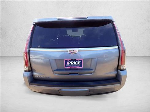 Used 2020 Cadillac Escalade Luxury AWD/4WD image 3