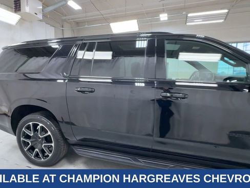 Used 2021 Chevrolet Suburban RST w/ Luxury Package image 12