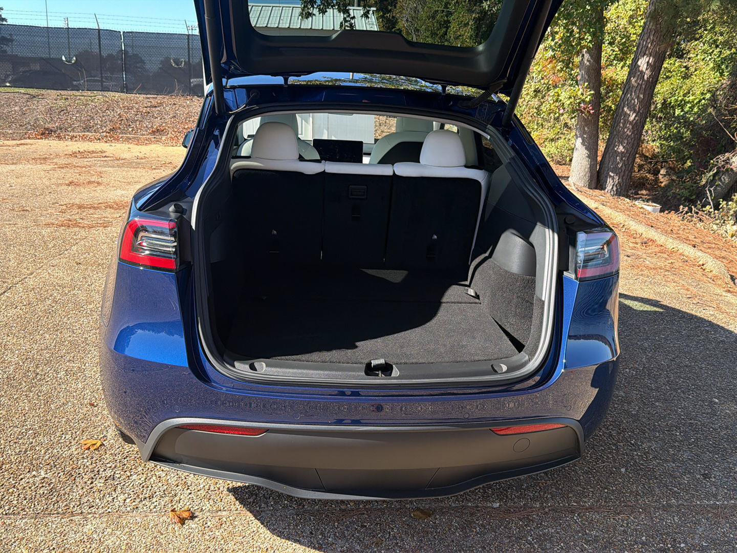 Used 2022 Tesla Model Y Long Range AWD/4WD image 19