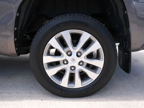 Used 2015 Toyota Tundra Limited w/ Limited Premium Package RWD image 17