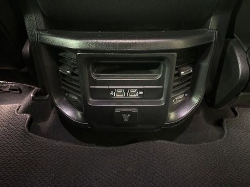 Used 2019 RAM 1500 Laramie image 39