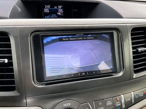 Used 2013 Toyota Sienna XLE FWD image 24