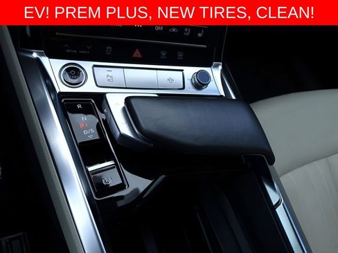 Used 2024 Audi Q8 e-tron Premium Plus w/ Premium Plus Package AWD/4WD image 25