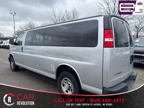 Used 2020 Chevrolet Express 3500 LS RWD image 4