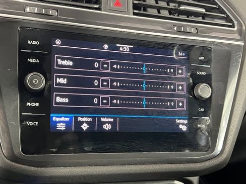 Used 2022 Volkswagen Tiguan SE image 37