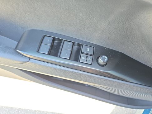 Used 2025 Toyota Camry LE image 30