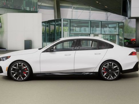 New 2026 BMW i5 image 4