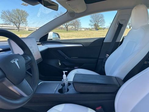 Used 2022 Tesla Model 3 Long Range image 11