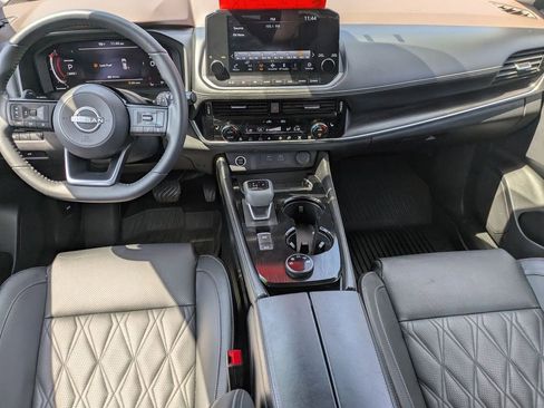 Used 2023 Nissan Rogue Platinum w/ Platinum Premium Package image 16