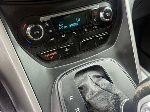 Used 2015 Ford Escape SE w/ Equipment Group 201A AWD/4WD image 16
