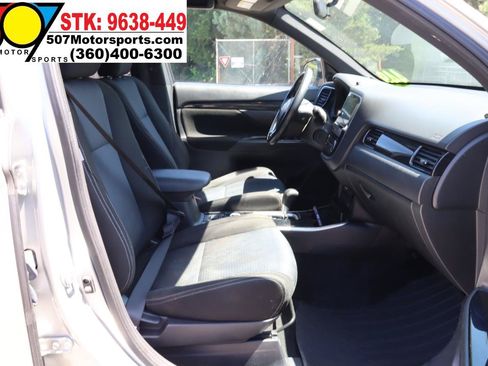 Used 2018 Mitsubishi Outlander LE AWD/4WD image 22