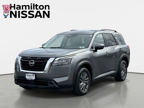 Used 2025 Nissan Pathfinder SV image 5