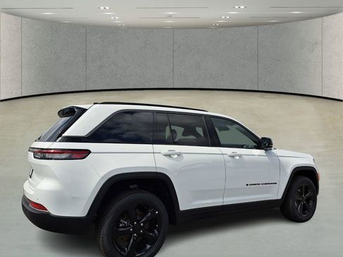 New 2026 Jeep Grand Cherokee Limited w/ Limited Altitude Package RWD image 4