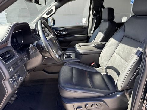 Used 2024 Chevrolet Suburban LT image 17