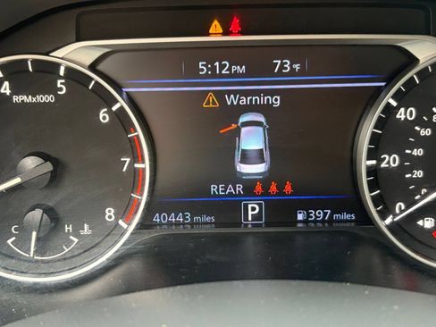 Used 2025 Nissan Altima 2.5 SV FWD image 40