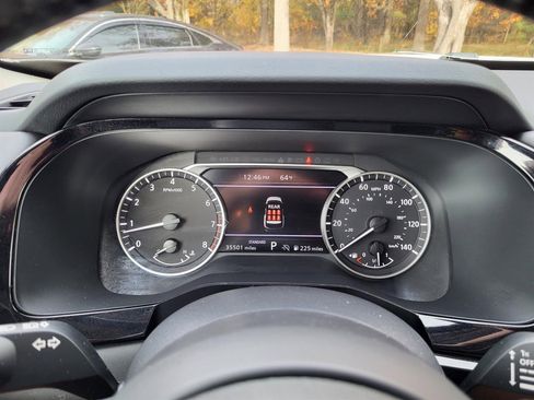 Used 2025 Nissan Pathfinder SV image 21