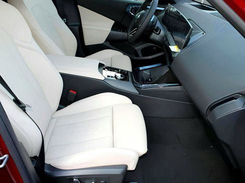 Used 2025 BMW X3 xDrive30i w/ Premium Package image 33