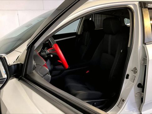 Used 2019 Honda Civic EX image 9