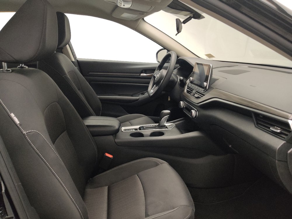 Used 2025 Nissan Altima 2.5 SV AWD/4WD image 21