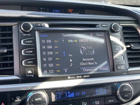 Used 2016 Toyota Highlander Limited image 7