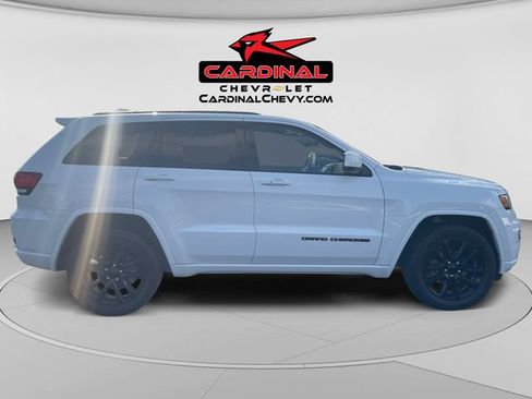 Used 2020 Jeep Grand Cherokee Altitude AWD/4WD image 2