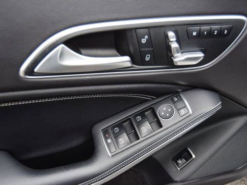 Used 2019 Mercedes-Benz CLA 250 4MATIC image 13