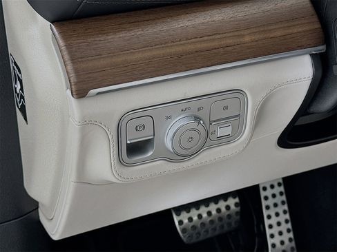 New 2026 Mercedes-Benz GLS 63 AMG 4MATIC image 11