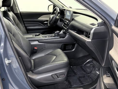 Used 2024 Toyota Grand Highlander Limited image 12