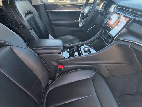 Used 2023 Jeep Grand Cherokee 4WD 4xe image 21
