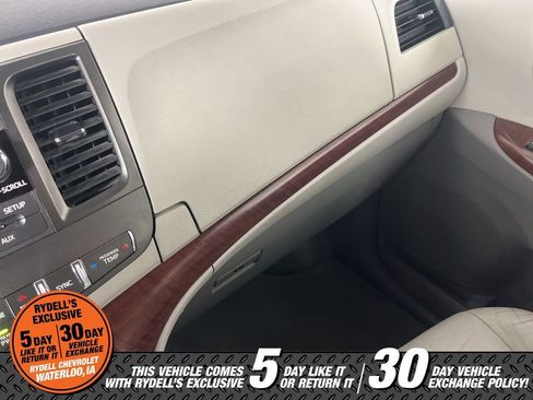 Used 2014 Toyota Sienna XLE image 43