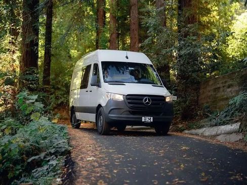 Used 2021 Mercedes-Benz Sprinter 2500 image 22