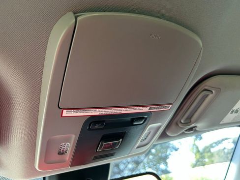 Used 2020 Toyota Camry SE image 28