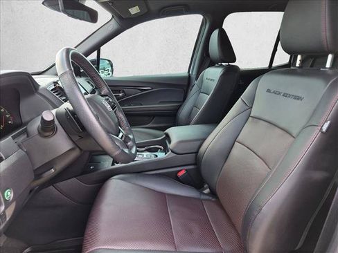 Used 2025 Honda Ridgeline Black Edition image 11