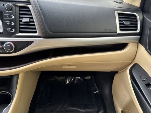 Used 2015 Toyota Highlander Plus image 28