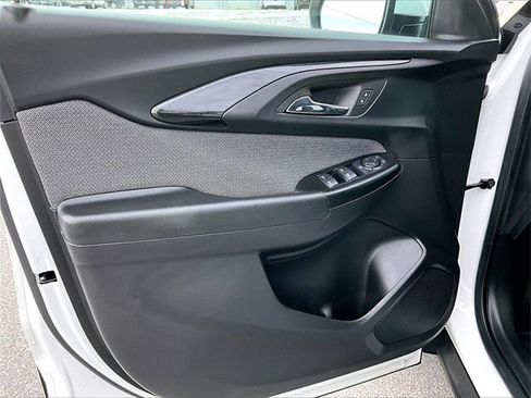 Used 2023 Chevrolet TrailBlazer LT image 9