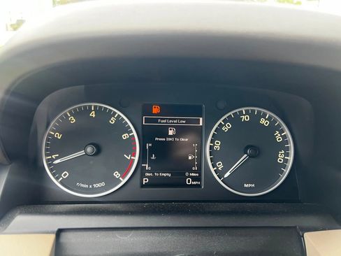 Used 2016 Land Rover LR4 HSE image 14