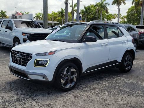 Used 2022 Hyundai Venue Limited w/ Cargo Package FWD image 31