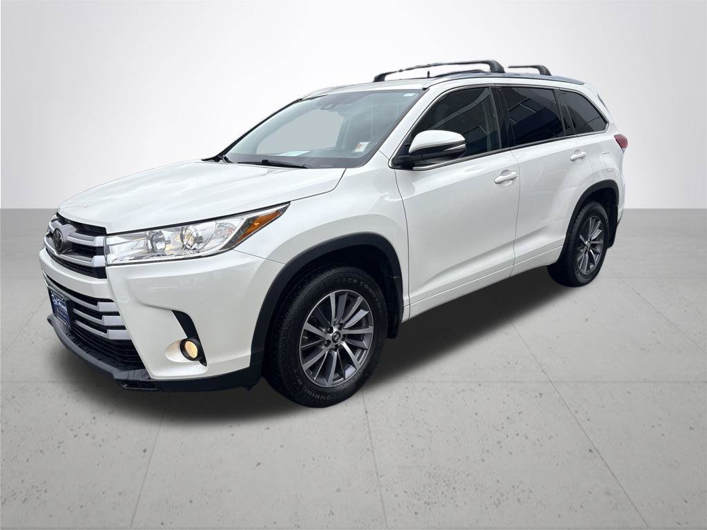 Used 2017 Toyota Highlander XLE AWD/4WD image 2