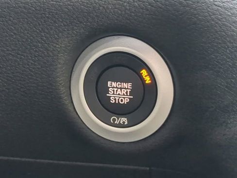 New 2026 Chrysler Pacifica Select image 36