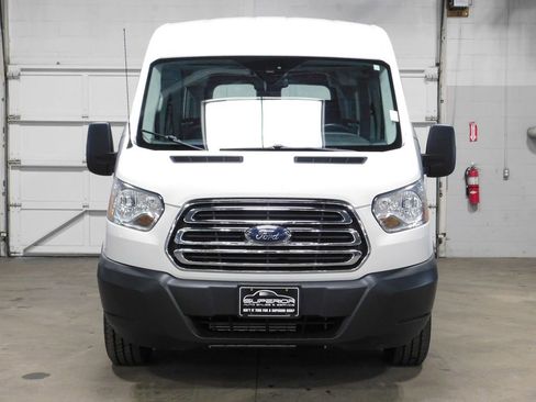 Used 2018 Ford Transit 150 XLT image 4