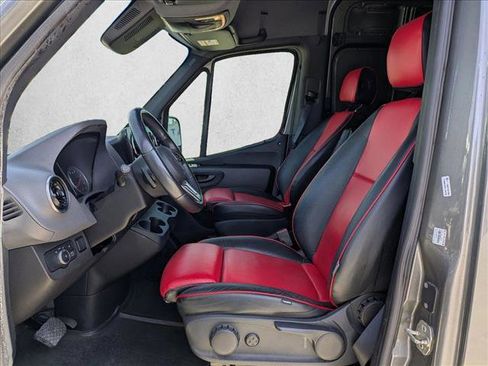 Used 2020 Mercedes-Benz Sprinter 2500 image 16