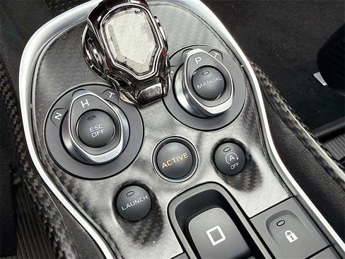 Used 2020 McLaren 600LT Spider image 26