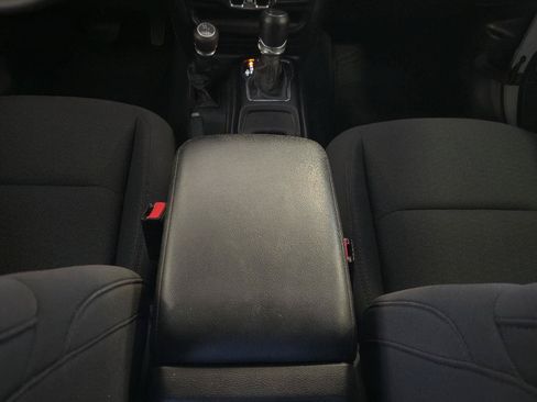 Used 2023 Jeep Wrangler Unlimited Sport AWD/4WD image 18